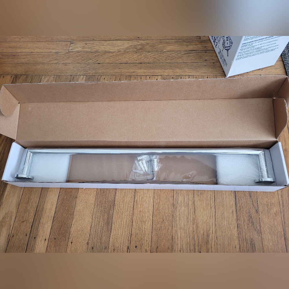 Brass Towel Bar in Polished Chrome - Ginger Kubic 4603/PC 24"  New in Box